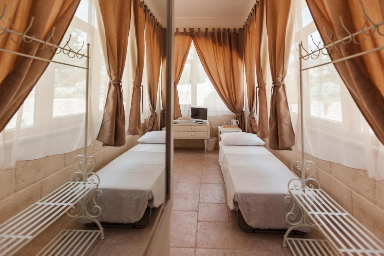 ファザーノ I Trulli Del Tupparello Bed & Breakfast エクステリア 写真