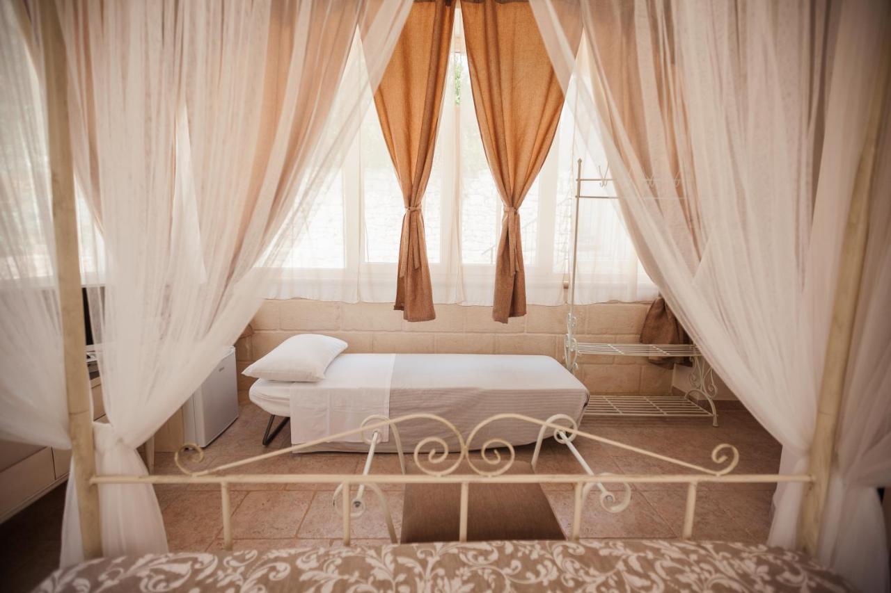 ファザーノ I Trulli Del Tupparello Bed & Breakfast エクステリア 写真